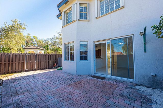 11851 SW 80th Ter, Miami, FL 33183