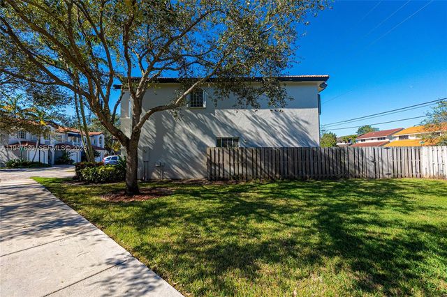 11851 SW 80th Ter, Miami, FL 33183