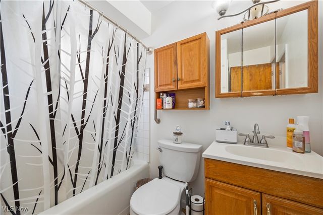 439 Larkin Avenue, Akron, OH 44305