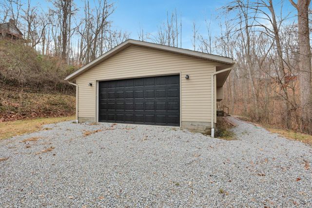 1889 Wolverine Drive, Sugar Grove, OH 43155