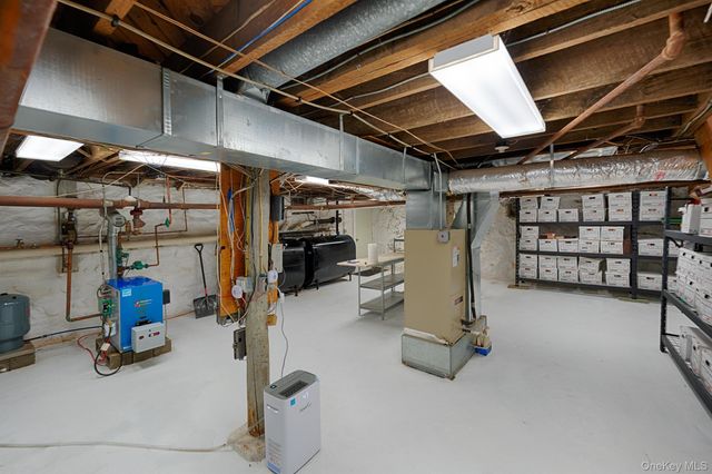 105 Gleneida Avenue, Carmel, NY 10512