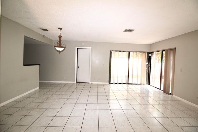 6287 Scotch Pine Lane, Lake Worth, FL 33462