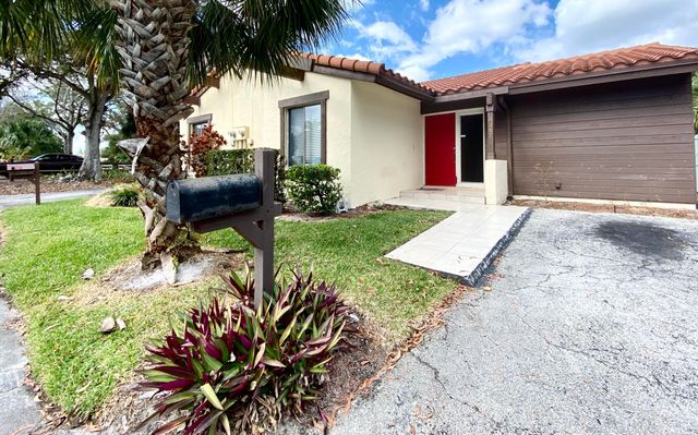 6287 Scotch Pine Lane, Lake Worth, FL 33462