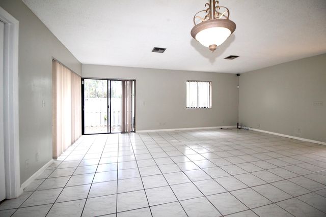 6287 Scotch Pine Lane, Lake Worth, FL 33462