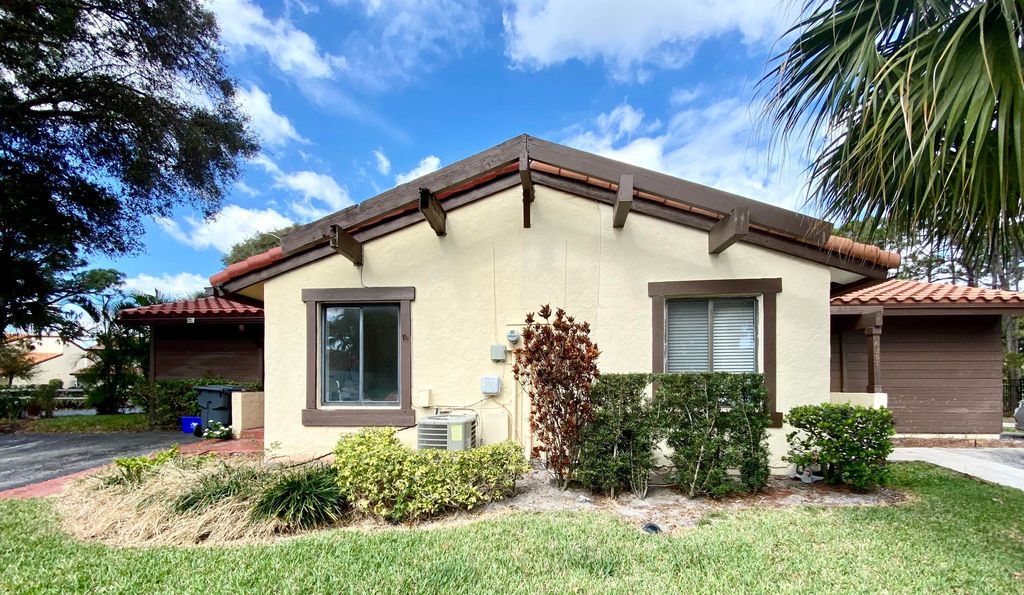 6287 Scotch Pine Lane, Lake Worth, FL 33462