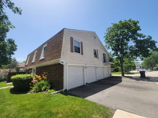 2211 Dorchester Court, Schaumburg, IL 60194