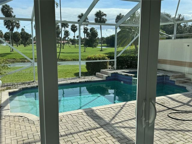 652 W Palm Aire Dr 652, Pompano Beach, FL 33069