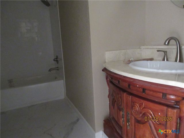 906 Illinois Avenue, Killeen, TX 76541