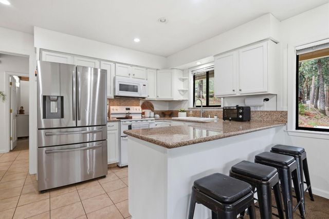 4061 Cedar Dr, Georgetown, CA 95634