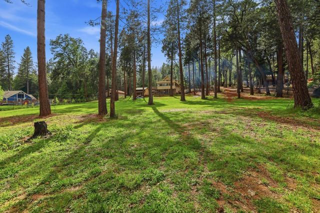 4061 Cedar Dr, Georgetown, CA 95634