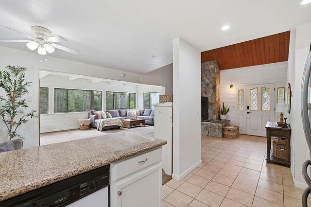 4061 Cedar Dr, Georgetown, CA 95634