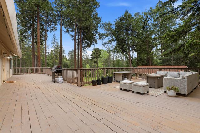 4061 Cedar Dr, Georgetown, CA 95634