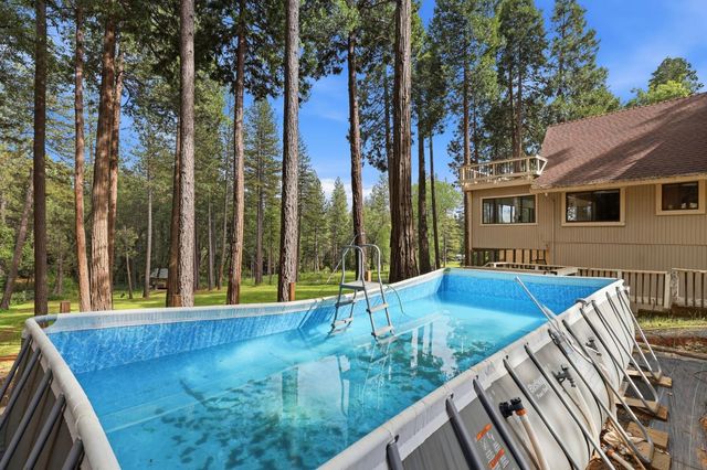 4061 Cedar Dr, Georgetown, CA 95634