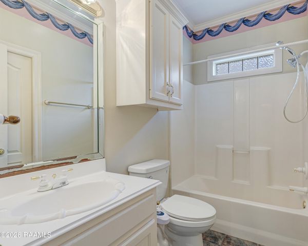 408 Bon Mange Circle, Lafayette, LA 70506