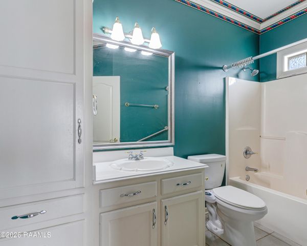 408 Bon Mange Circle, Lafayette, LA 70506