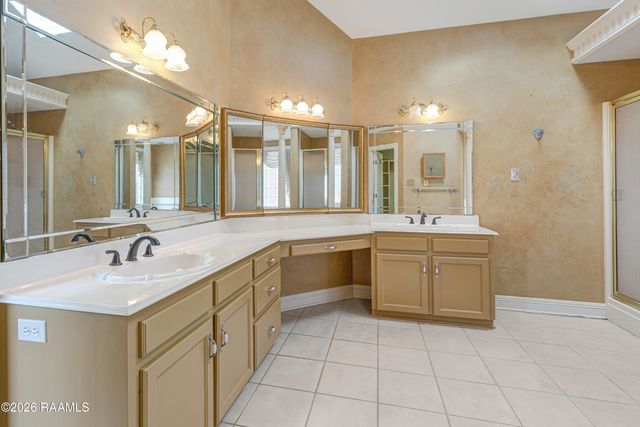 408 Bon Mange Circle, Lafayette, LA 70506