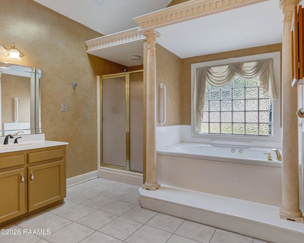 408 Bon Mange Circle, Lafayette, LA 70506