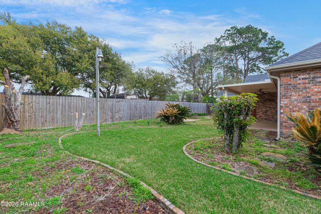 408 Bon Mange Circle, Lafayette, LA 70506