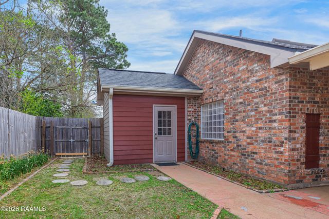 408 Bon Mange Circle, Lafayette, LA 70506