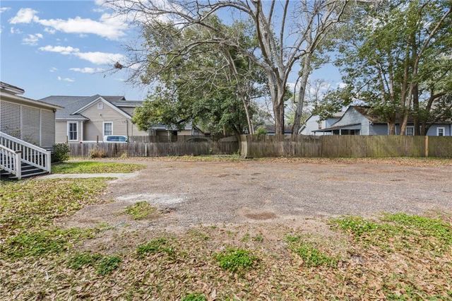 1006 Dauphin Street, Mobile, AL 36604