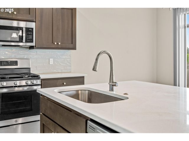 2342 26TH Ct, Forest Grove, OR 97116