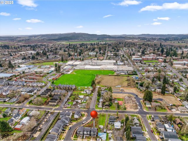 2342 26TH Ct, Forest Grove, OR 97116