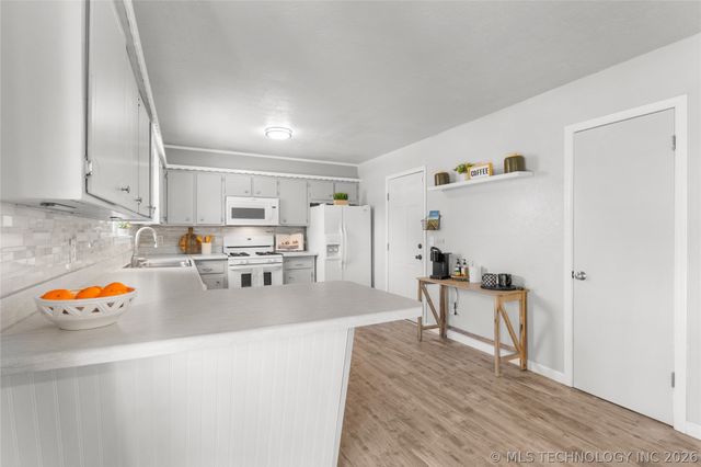 11880 E 38th Street, Tulsa, OK 74146