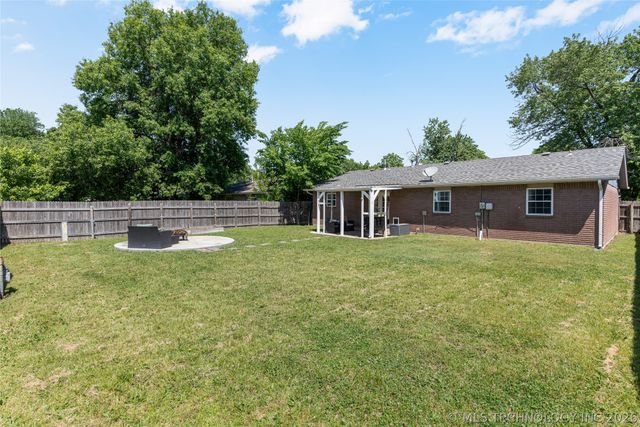 11880 E 38th Street, Tulsa, OK 74146