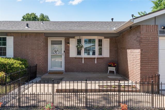 11880 E 38th Street, Tulsa, OK 74146