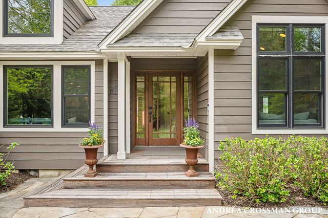 2338 Lakeshore Drive, Ganges Twp, MI 49408