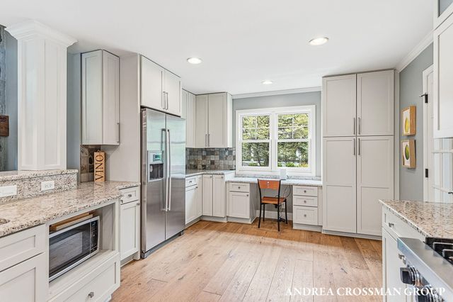 2338 Lakeshore Drive, Ganges Twp, MI 49408