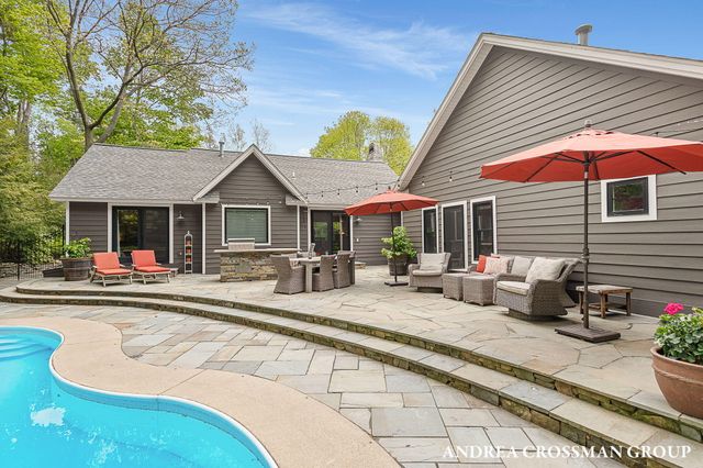 2338 Lakeshore Drive, Ganges Twp, MI 49408