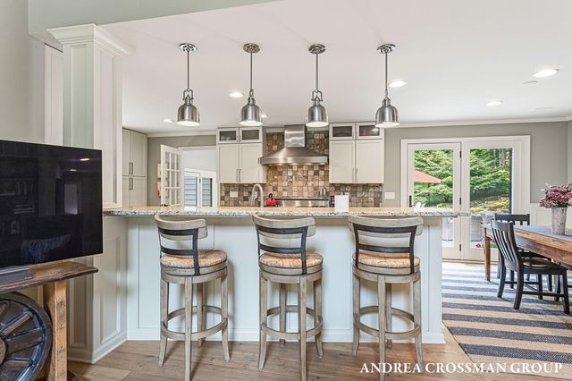 2338 Lakeshore Drive, Ganges Twp, MI 49408