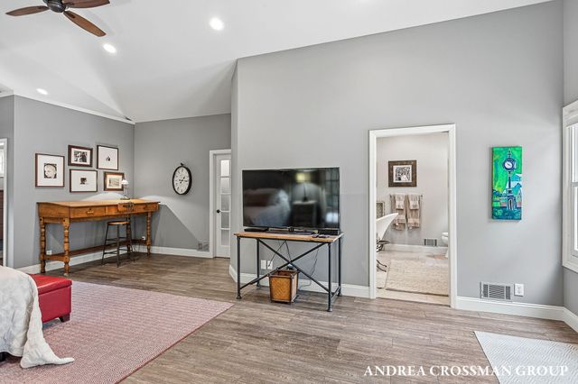 2338 Lakeshore Drive, Ganges Twp, MI 49408