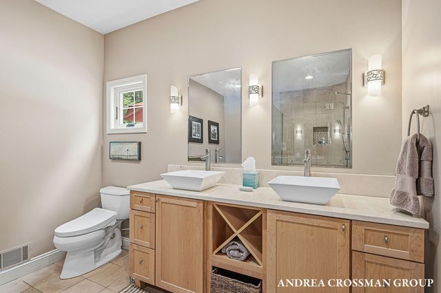 2338 Lakeshore Drive, Ganges Twp, MI 49408