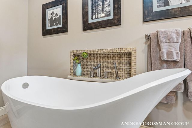 2338 Lakeshore Drive, Ganges Twp, MI 49408