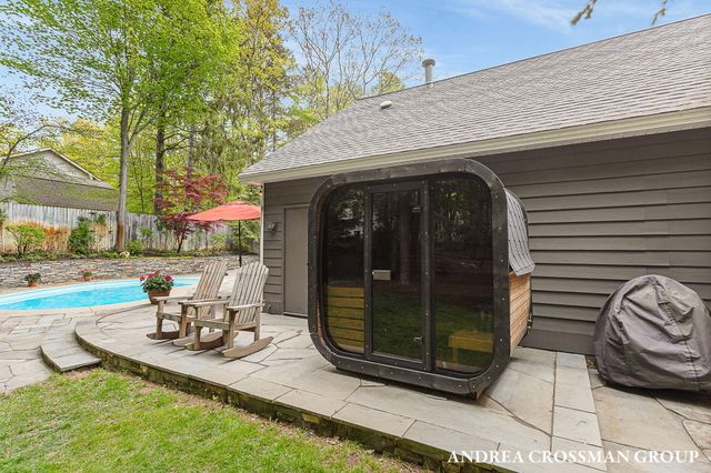2338 Lakeshore Drive, Ganges Twp, MI 49408