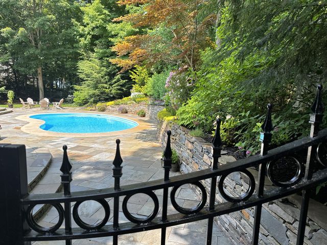 2338 Lakeshore Drive, Ganges Twp, MI 49408