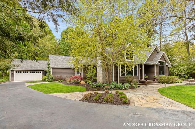 2338 Lakeshore Drive, Ganges Twp, MI 49408