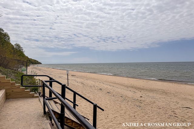 2338 Lakeshore Drive, Ganges Twp, MI 49408