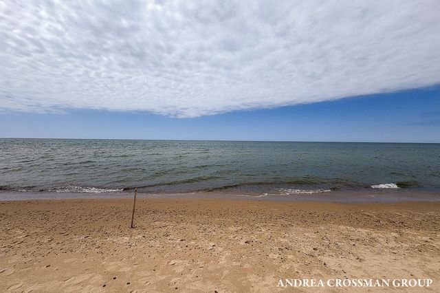 2338 Lakeshore Drive, Ganges Twp, MI 49408
