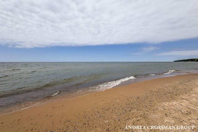 2338 Lakeshore Drive, Ganges Twp, MI 49408