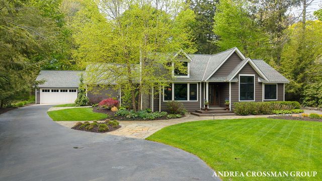 2338 Lakeshore Drive, Ganges Twp, MI 49408