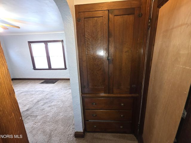 1909 Wyndhurst Road, Toledo, OH 43607