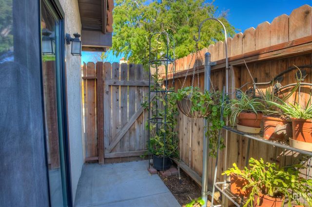 3501 Bernard Street 12C, Bakersfield, CA 93306