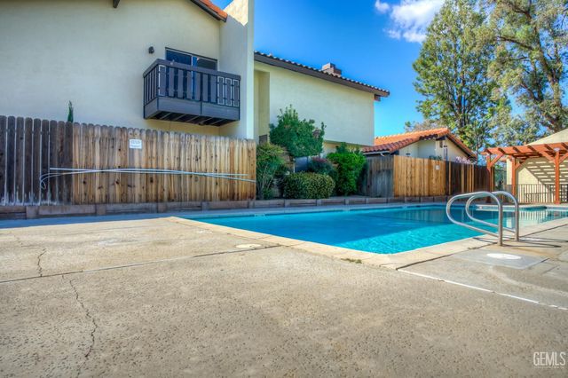 3501 Bernard Street 12C, Bakersfield, CA 93306