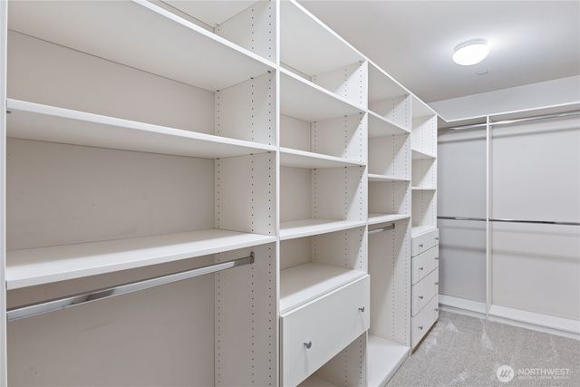 883 Summerhill Ridge Drive NW, Issaquah, WA 98027