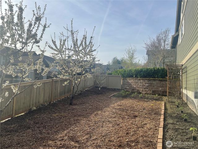 883 Summerhill Ridge Drive NW, Issaquah, WA 98027