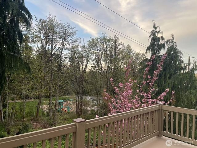 883 Summerhill Ridge Drive NW, Issaquah, WA 98027