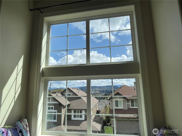 883 Summerhill Ridge Drive NW, Issaquah, WA 98027